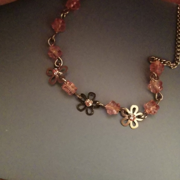 Lia sophia necklace  with pink flowers - Picture 3 of 3